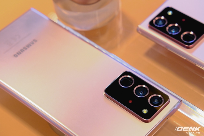 Trên tay Galaxy Note20/Note20 Ultra vừa ra mắt: Một cứng cáp, một mềm mại, màu đẹp xuất sắc, hợp cả nữ lẫn nam - Ảnh 6.