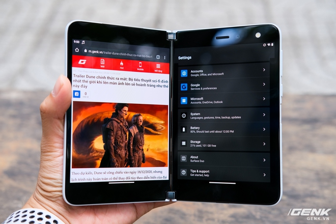 Trên tay Microsoft Surface Duo: Cứ tưởng to nhưng hóa ra lại rất nhỏ gọn, thiết kế liên tưởng đến kim từ điển thời cắp sách đến trường - Ảnh 28.