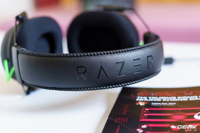 Mở hộp và trải nghiệm nhanh bộ đôi tai nghe Razer BlackShark V2 series: Có cả soundcard đi kèm, driver TriForce Titanium 50mm, dáng vẻ hơi đô con nên không tiện mang đi muôn nơi - Ảnh 8.