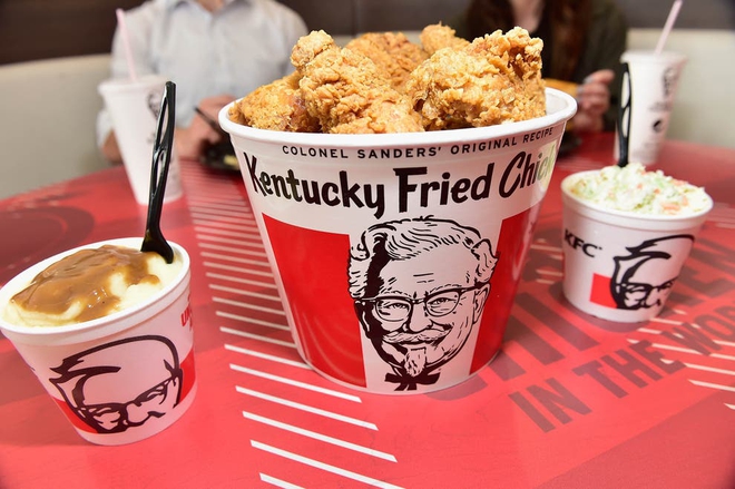 5 sinh viên Trung Quốc ngồi tù vì lợi dụng lỗ hổng để mua gà rán KFC miễn phí suốt 6 tháng rồi bán lại kiếm lời - Ảnh 1.