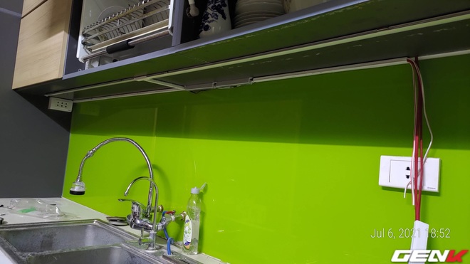 Tự lắp đèn LED tủ bếp để khắc phục đứng bếp bị tối và sấp bóng: cải thiện ánh sáng với chi phí thấp nhưng kết quả thì cực mỹ mãn! - Ảnh 23.